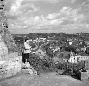 Zicht op Valkenburg, rechts Hildegard Eschen, Bestanddeelnr 252-0181