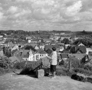 Zicht op Valkenburg, op voorgrond Hildegard Eschen, Bestanddeelnr 252-0180