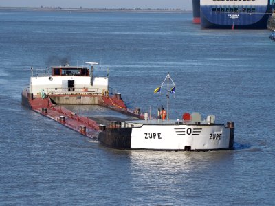Zijpe (ship, 1960) - ENI 02310756, Port of Antwerp pic4