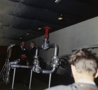 Zijne Koninklijke Hoogheid Prins Bernhard opent Mobil Raffinaderij, Amsterdam b, Bestanddeelnr 254-8216