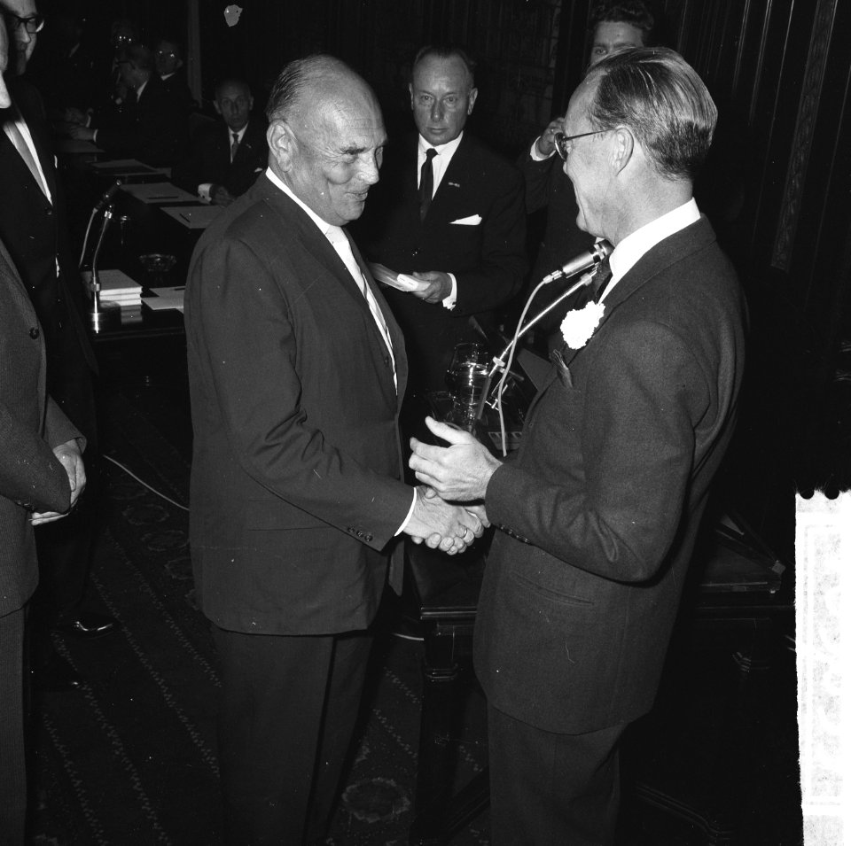 Zilveren Anjer 1964 , vlnr jhr mr Marinus van der Goes van Naters , Prins , Bestanddeelnr 916-5653