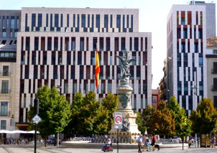 Zaragoza - Monumento a los mártires de la religión y de la patria 2