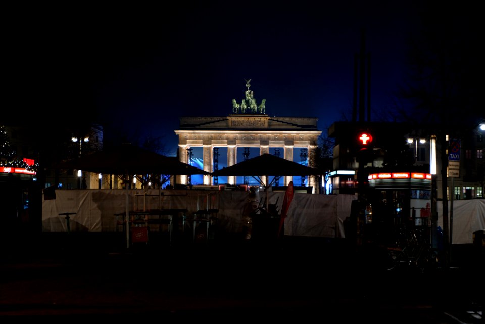 ZDF new year TV show Brandenburg gate for 2021 from outside 30