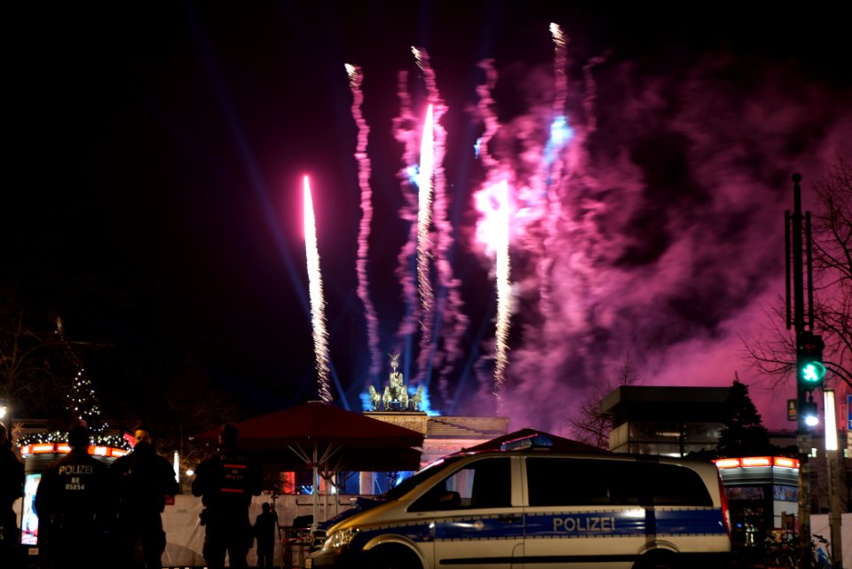 ZDF new year TV show Brandenburg gate for 2021 firework from Unter den Linden 31