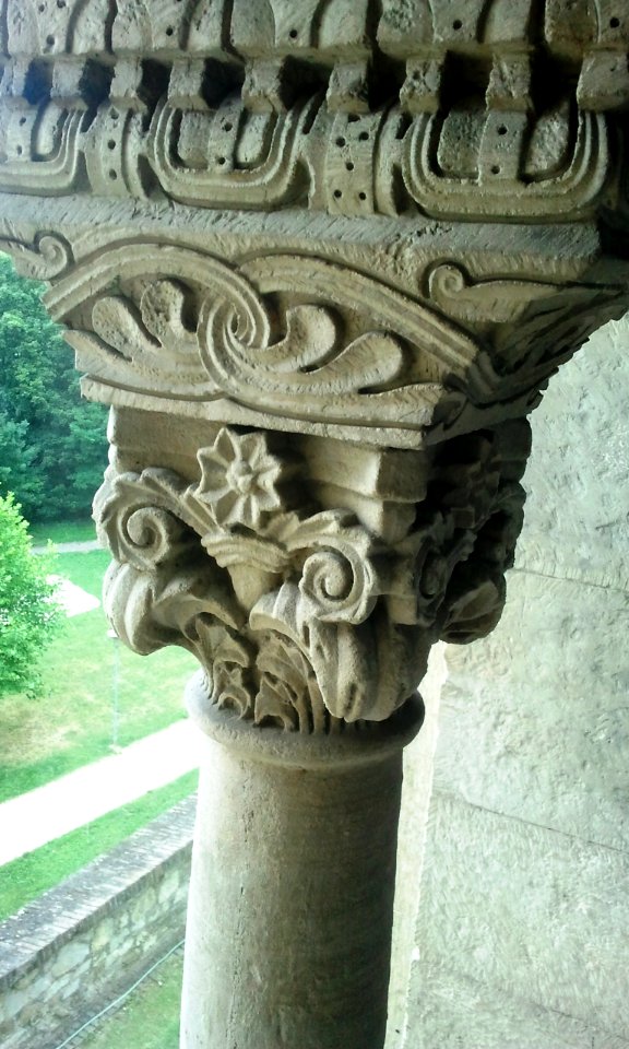 Zdik palace hlavice