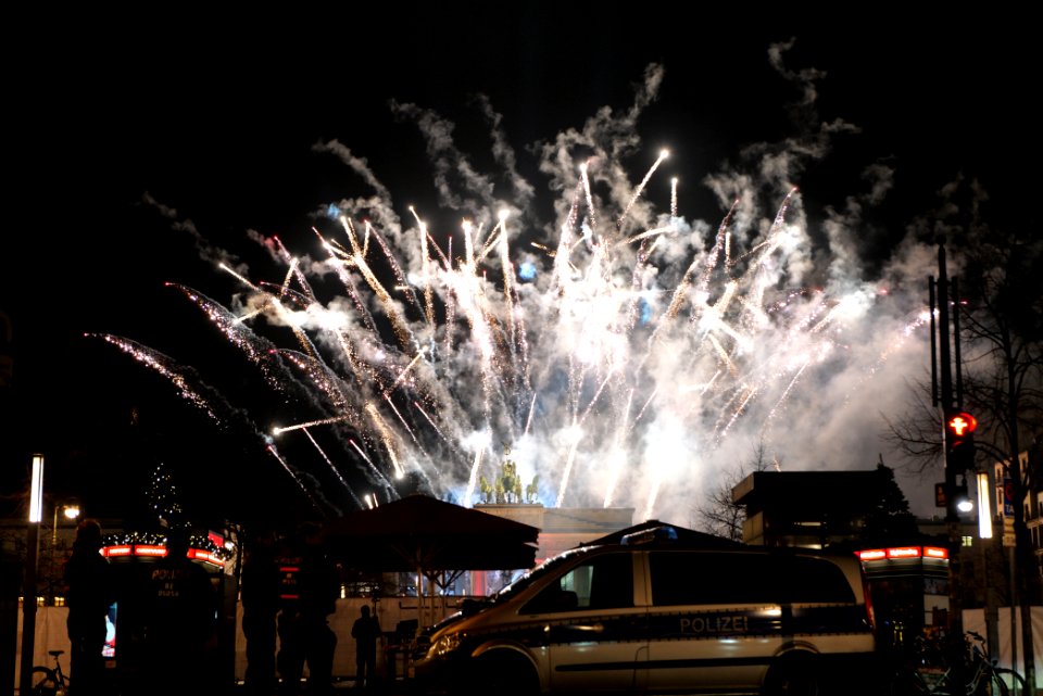 ZDF new year TV show Brandenburg gate for 2021 firework from Unter den Linden 40