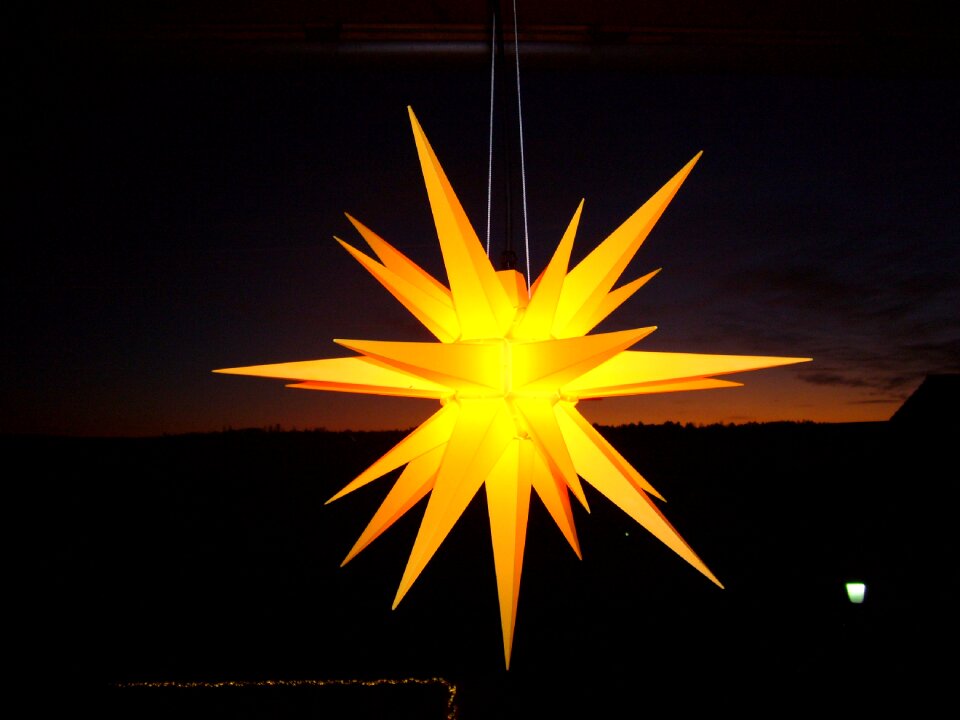 Star lights up herrenhuth