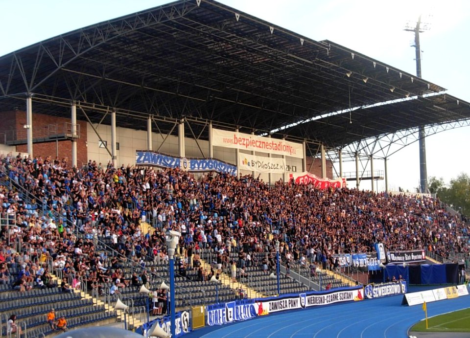 Zawisza Bydgoszcz - mecz z Dolcanem Ząbki trybuna