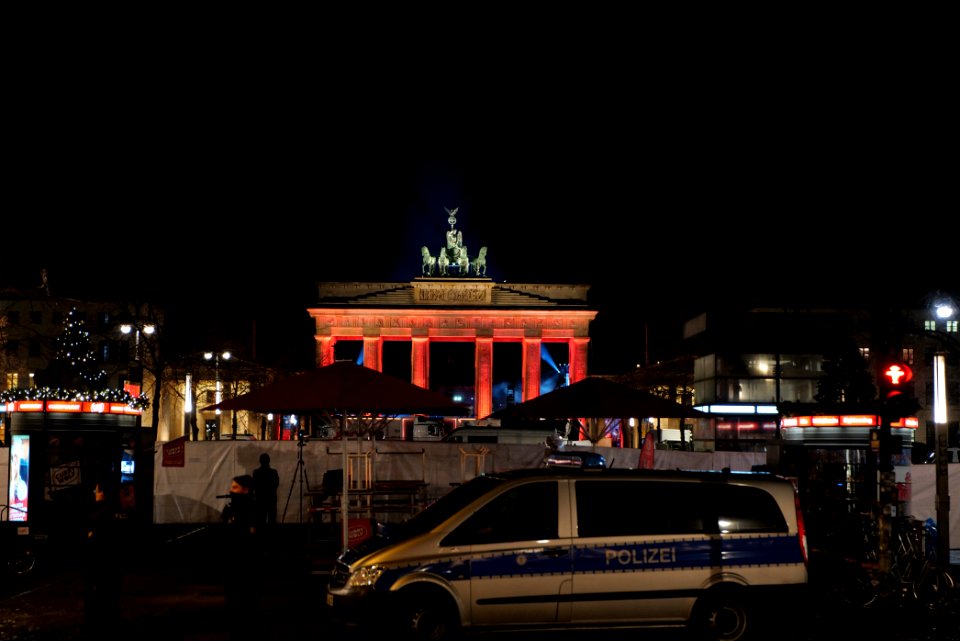 ZDF new year TV show Brandenburg gate for 2021 from outside 15