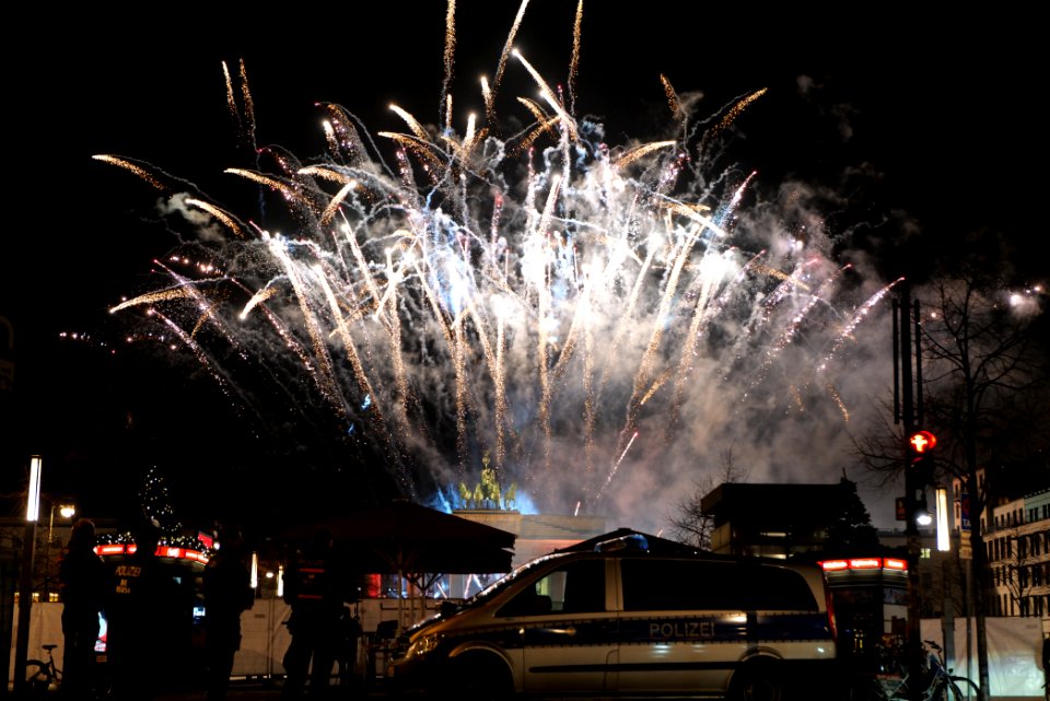 ZDF new year TV show Brandenburg gate for 2021 firework from Unter den Linden 47