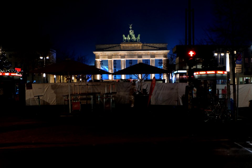 ZDF new year TV show Brandenburg gate for 2021 from outside 31