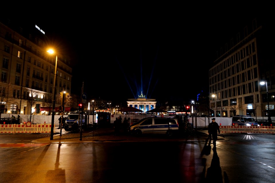 ZDF new year TV show Brandenburg gate for 2021 from outside 27