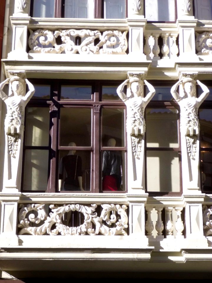 Zamora - Plaza de Sagasta, Casa Fidel Luelmo o Edificio Las Cariátides 6