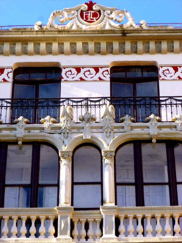 Zamora - Plaza de Sagasta, Casa Fidel Luelmo o Edificio Las Cariátides 4