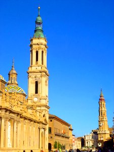 Zaragoza - Plaza del Pilar, fachada sur de la Basílica 4