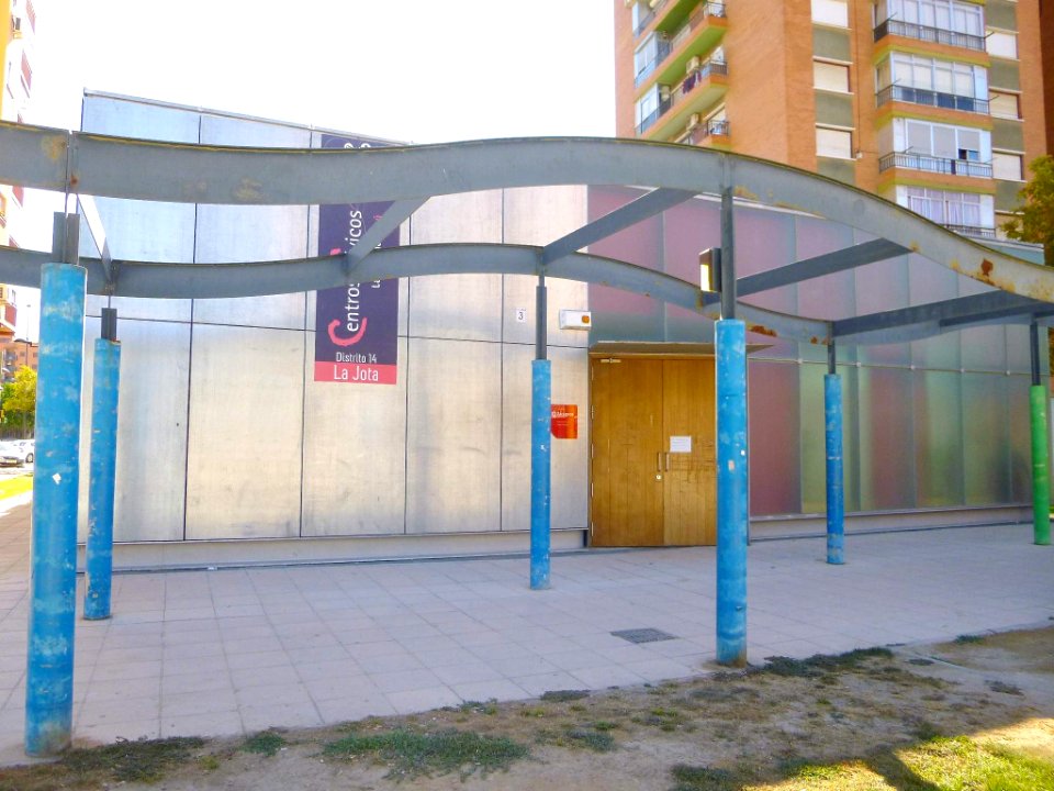 Zaragoza - Plaza de la Albada, Centro Cívico La Jota