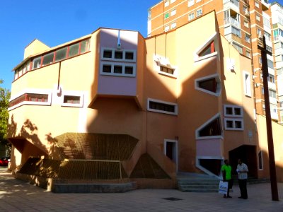Zaragoza - Plaza de la Albada, Iglesia de San Pío X 04