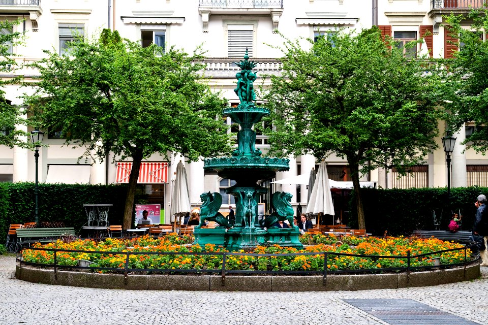 Zentralhofbrunnen 1