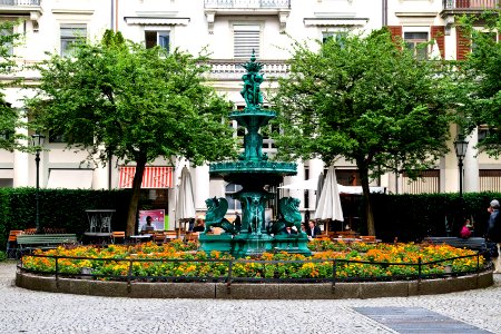 Zentralhofbrunnen 1