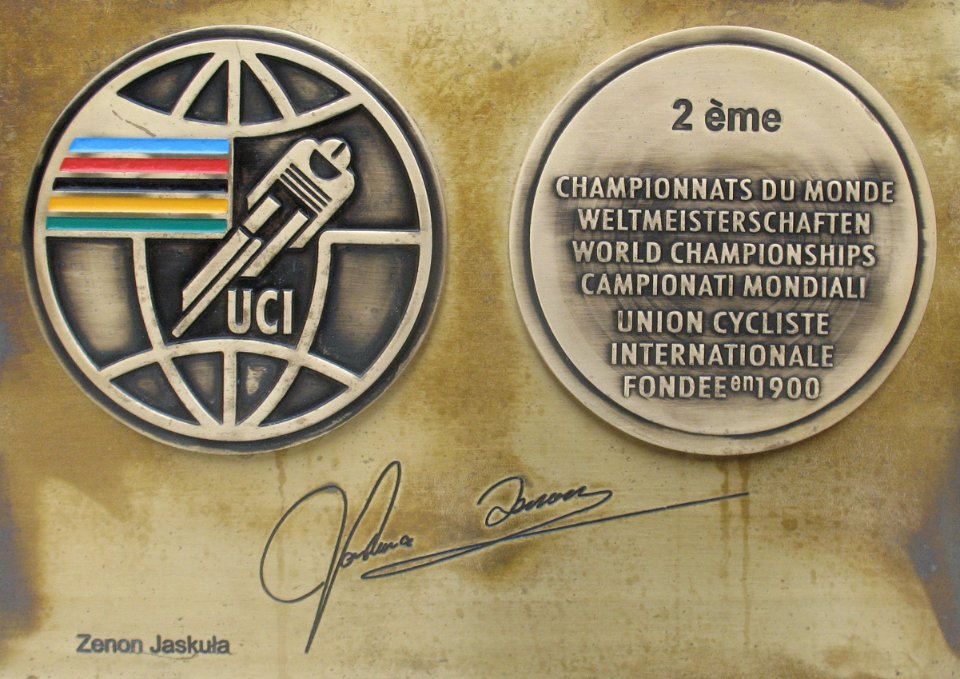 Zenon Jaskula medal and autograph