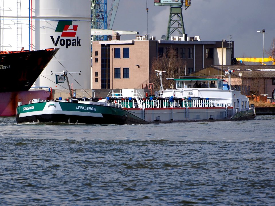 Zennestroom ENI 02318119 at Port of Antwerp pic2
