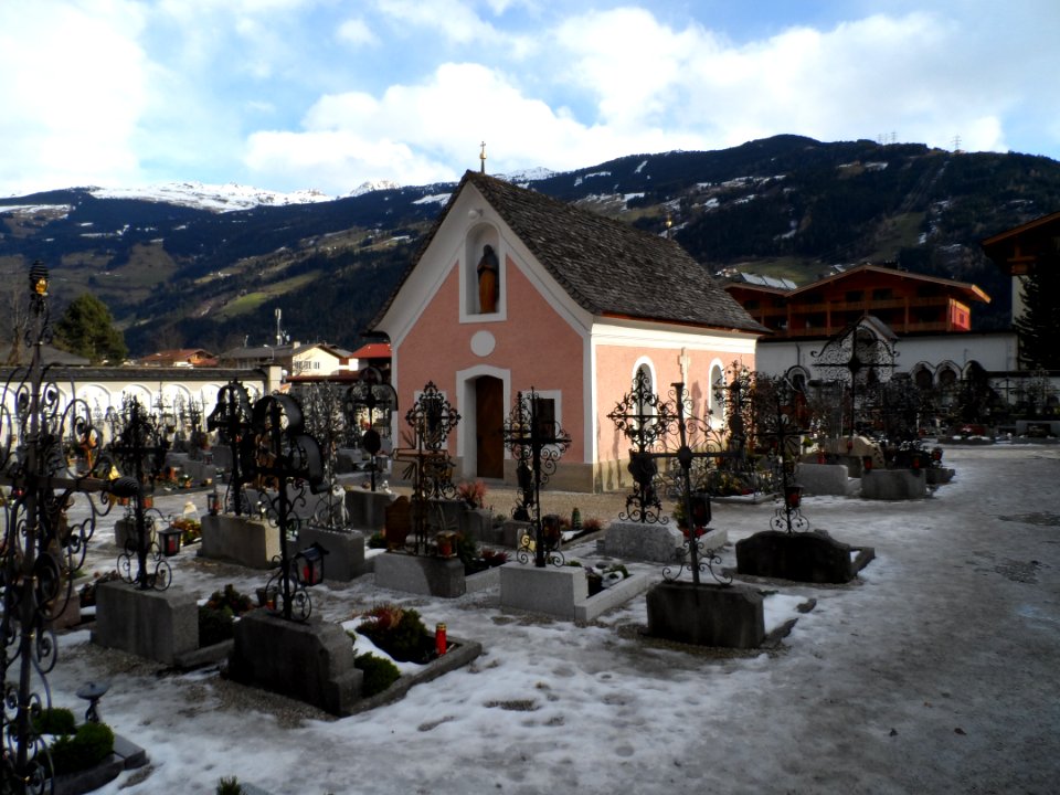 Zell-am-Ziller-Friedhof-Alte-Totenkapelle