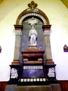 Zegama - Iglesia de San Martín de Tours, interiores, mausoleo de Zumalacárregui