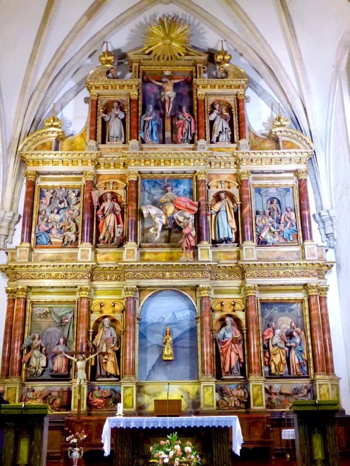 Zegama - Iglesia de San Martín de Tours, interiores, retablo mayor 02
