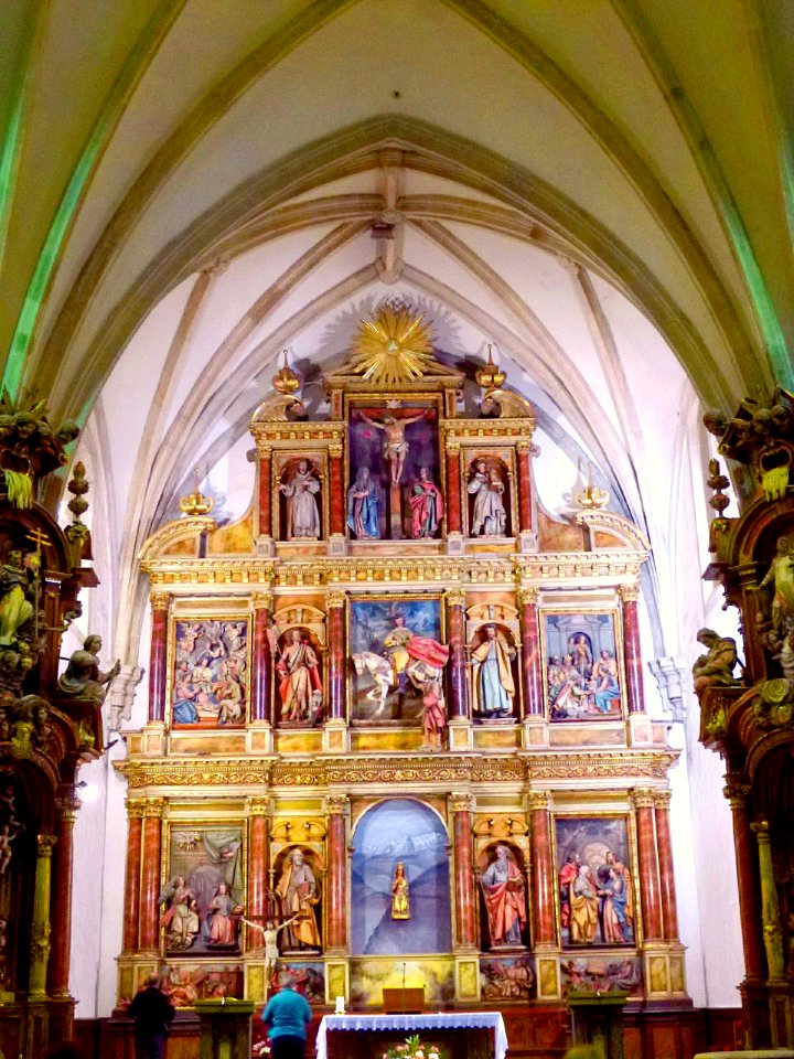 Zegama - Iglesia de San Martín de Tours, interiores, retablo mayor 01