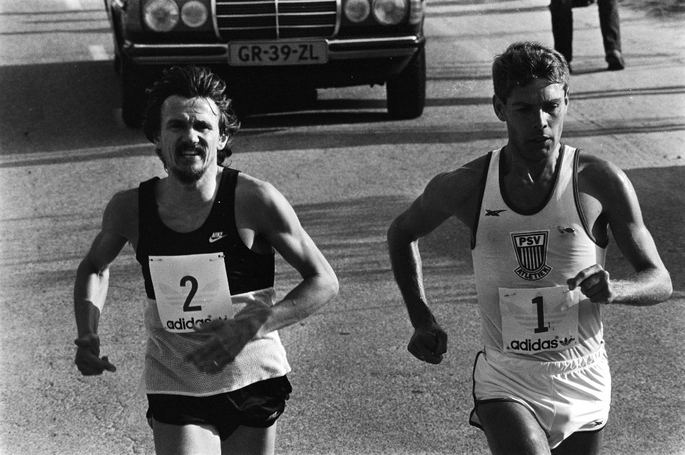 Zevende internationale marathon van Amsterdam Cor Vriend (no. 1) en de Belg Jos, Bestanddeelnr 932-1482