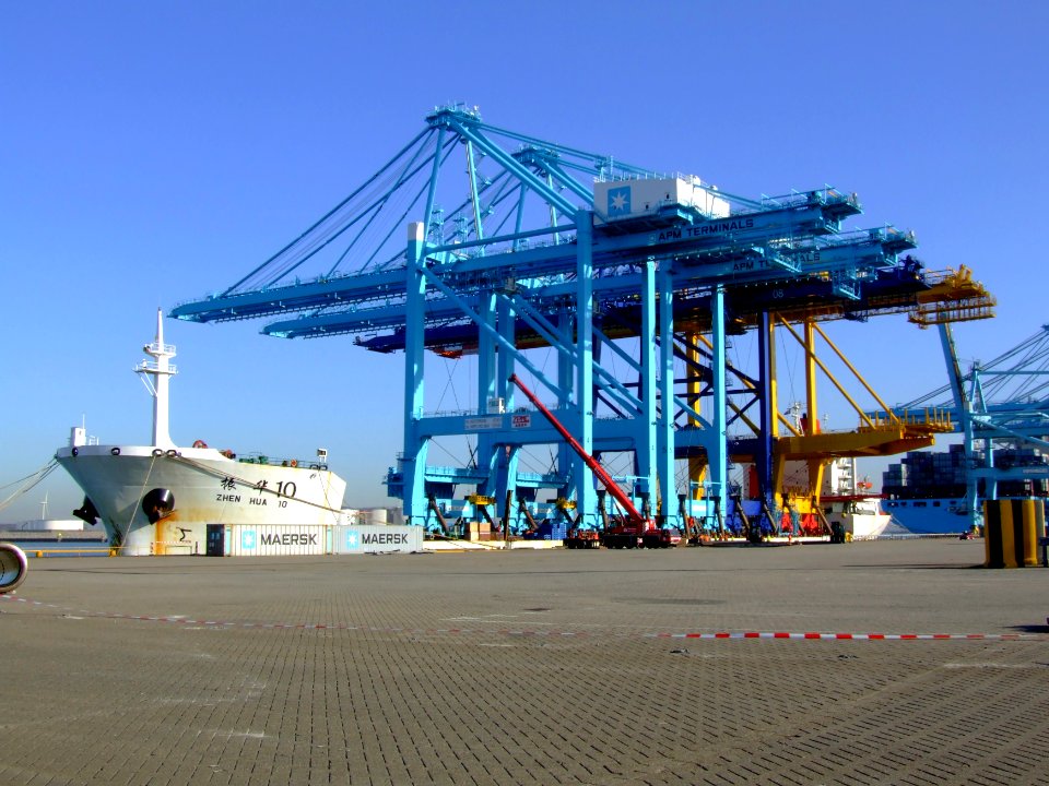 Zhen Hua 10 p6 11feb2008 Rotterdam 11-02-08