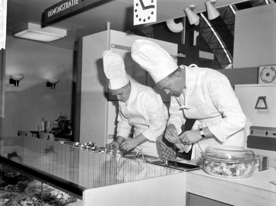 Zevende Horecava 1963 in RAI-gebouw te Amsterdam, de koks aan het werk, Bestanddeelnr 914-6870