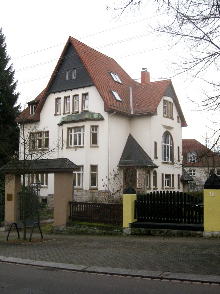 Zeppelinstraße 1