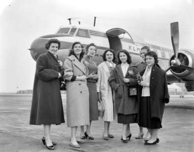 Zes Franse en een Hollandse prijswinnaars van Werelkkamp Elle-damesweekblad aa, Bestanddeelnr 907-6588