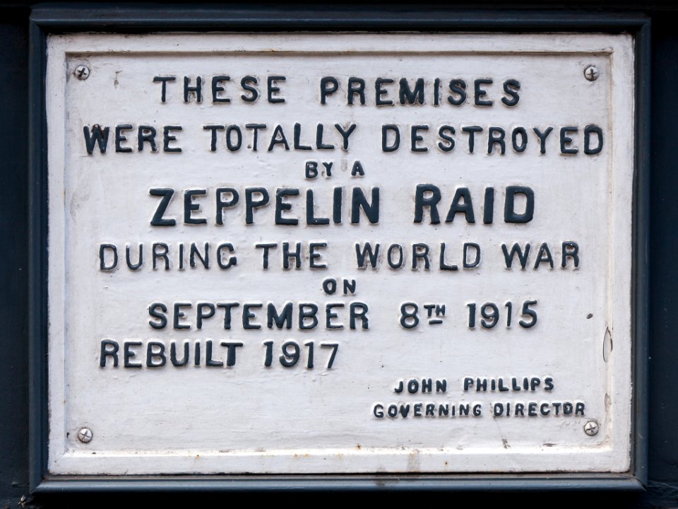 Zeppelin Raid plaque, 61 Farringdon Road, London, England, IMG 5217 edit
