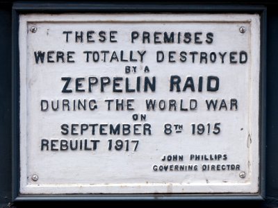 Zeppelin Raid plaque, 61 Farringdon Road, London, England, IMG 5217 edit