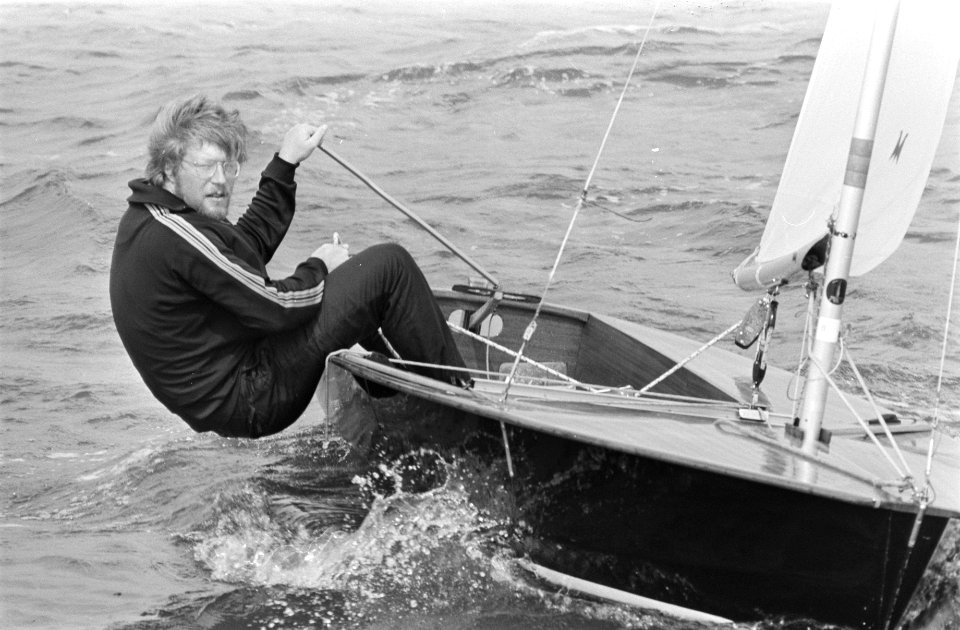 Zeilen Flevorace op IJsselmeer, start in Enkhuizen, Peter Vollebregt soloklasse, Bestanddeelnr 924-7956