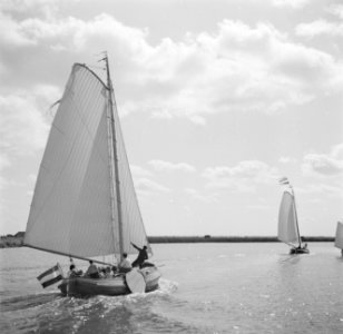 Zeilboten op het Pikmeer bij Grouw, Bestanddeelnr 191-0680 photo