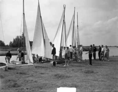 Zeilboten worden in gereedheid gebracht, Bestanddeelnr 904-0967