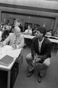 Zeist, voetballer Frank Rijkaard voor arbitragecommissie i.v.m. tekenen van cont, Bestanddeelnr 934-0247