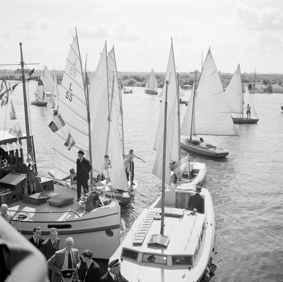 Zeilboten op een Fries meer, Bestanddeelnr 255-7450
