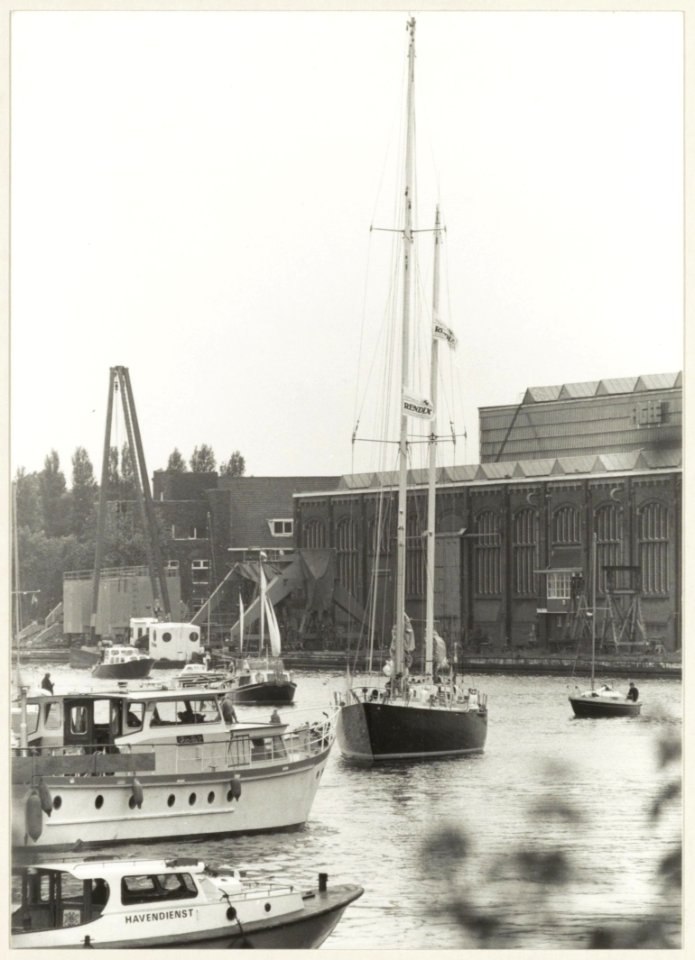 Zeilfestijn Haarlem Hanzestad in het Spaarne ter hoogte van Figee. NL-HlmNHA 54011403
