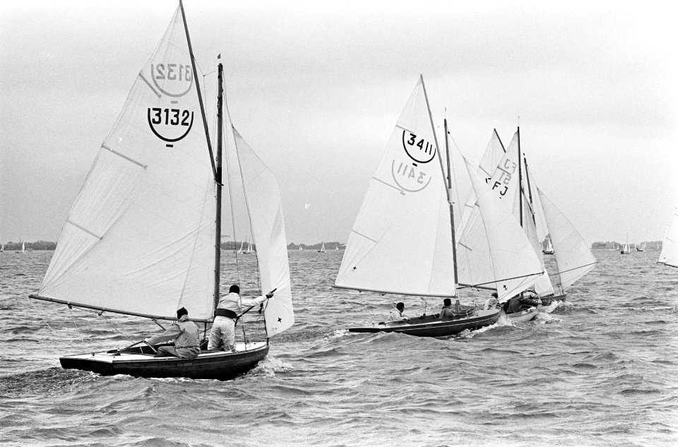 Zeilwedstrijden op Brasemermeer, de Vrijheids gaan hier voor de wind, Bestanddeelnr 917-9533