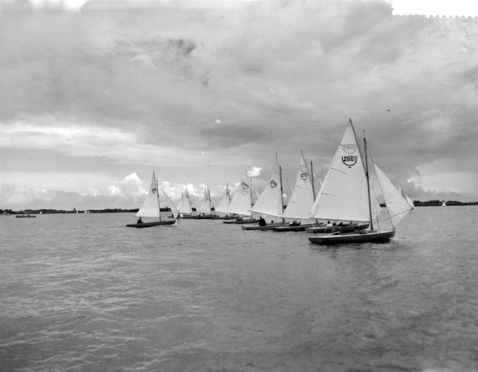Zeilwedstrijden op de Kaag in het kader van de Kaagweek1958 16m2 klasse streep, Bestanddeelnr 909-7335