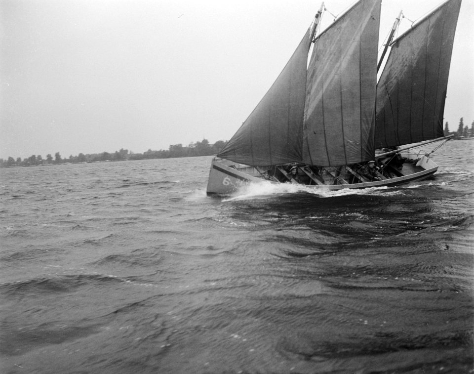 Zeilwedstrijd te Loosdrecht, Bestanddeelnr 904-1689