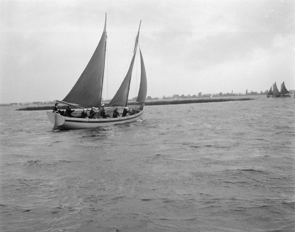 Zeilwedstrijd te Loosdrecht, Bestanddeelnr 904-1690