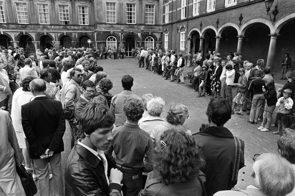 Zeer veel belangstellenden op het Binnenhof, Bestanddeelnr 931-6333