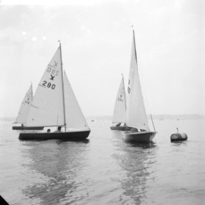 Zeilwedstrijden op de Kralingse Plas . Ronden van de boei, Bestanddeelnr 912-8925
