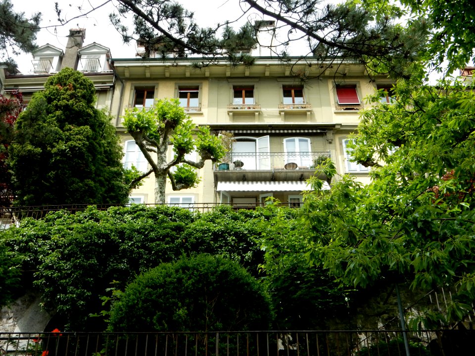 Zeerlederhaus Südfassade und Garten