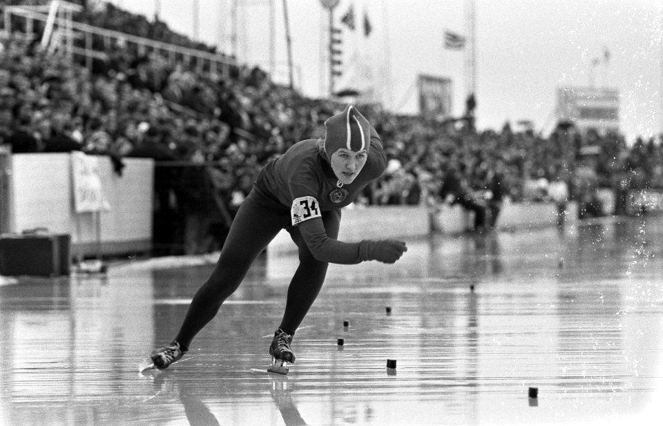 WK schaatsen te Deventer dames, nummer 13 Skoblikova in aktie, Bestanddeelnr 920-0909
